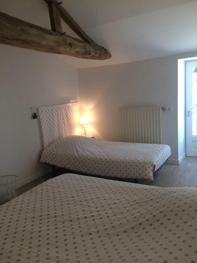 Le Petit Monty Gite Cote Etang Saint-Malo-du-Bois Eksteriør bilde