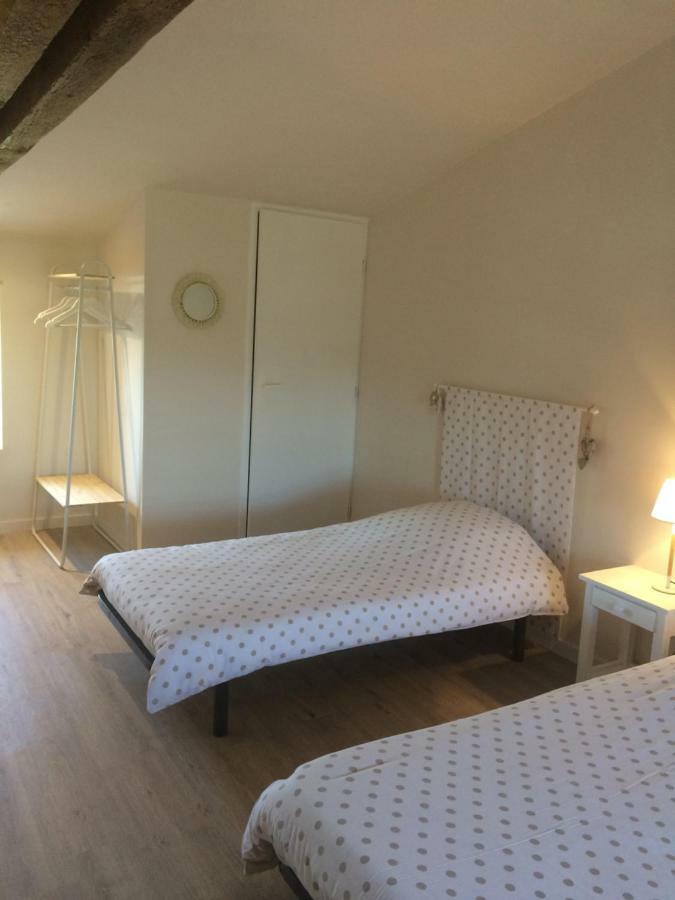 Le Petit Monty Gite Cote Etang Saint-Malo-du-Bois Eksteriør bilde